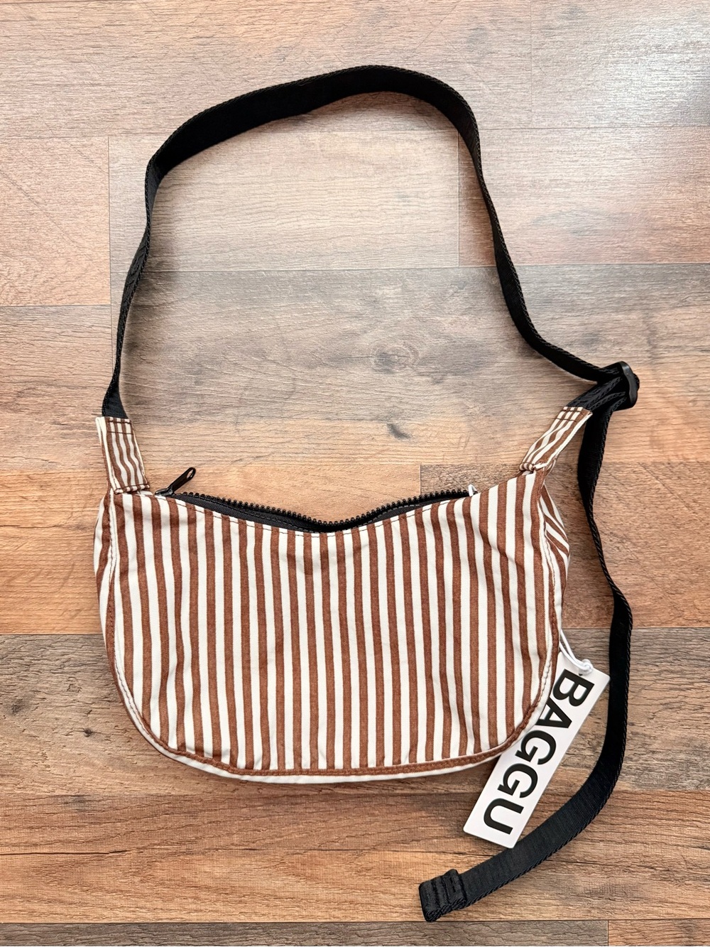 BAGGU Brown Stripe Small Crescent - NWT - Picture 2 of 5